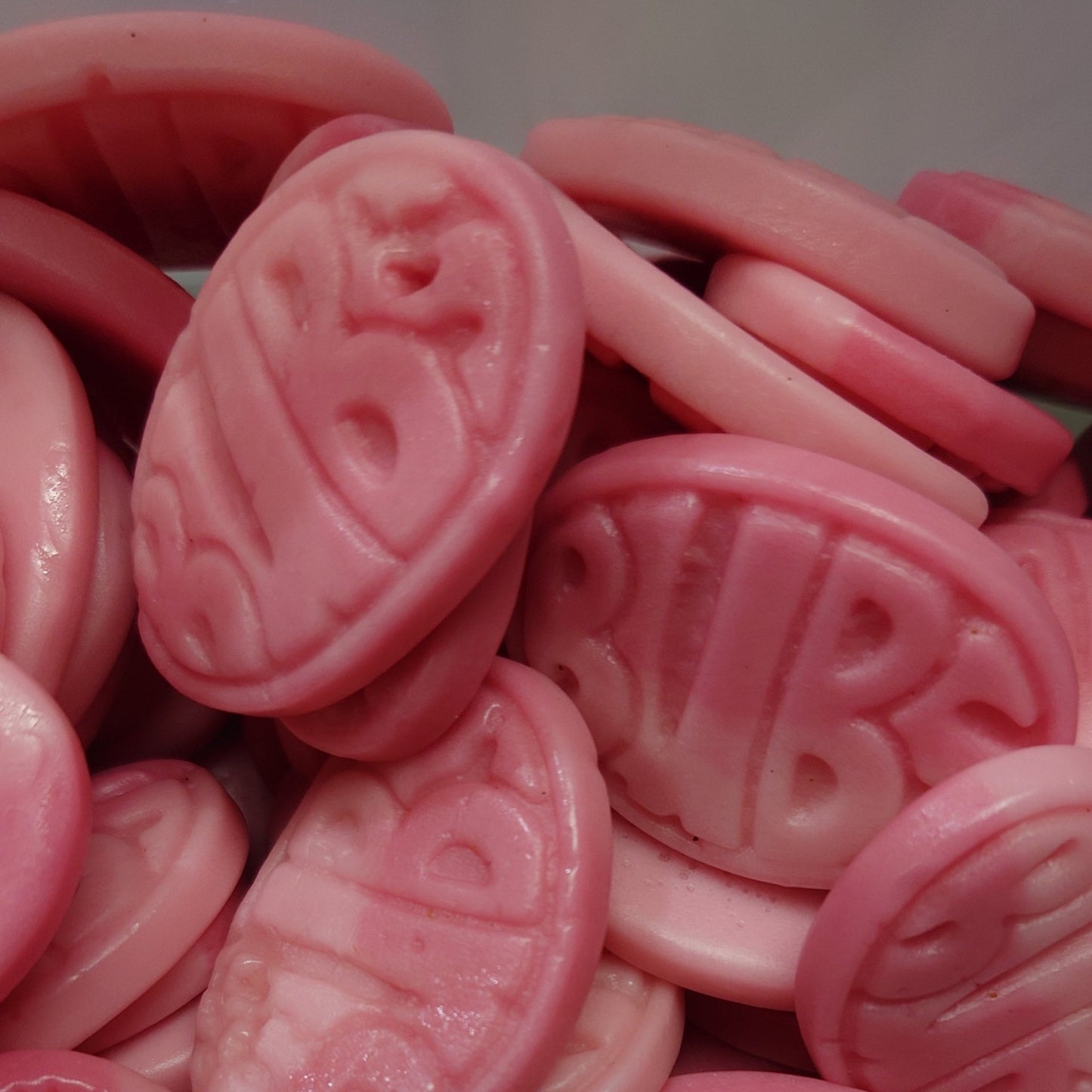 Bubs Wild Strawberry Pomegranate Oval - Scandi Candy Swedish Candy Shop